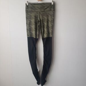 ALO Yoga size S Goddess Jungle Houndstooth Ribbed Two Tone Colorblock Leggings